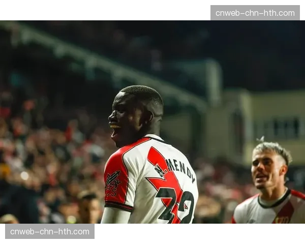 巴列卡诺1-1莱万特，诺贝尔·门迪染红西斯补时绝平